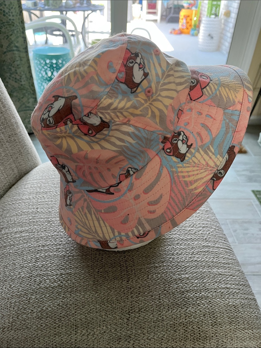 Buc-ees NWOT Palm leaf bucket hat pastel leaves cotton Beaver logo OS
